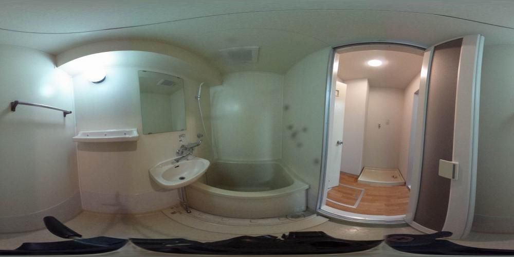 �o�X���[��