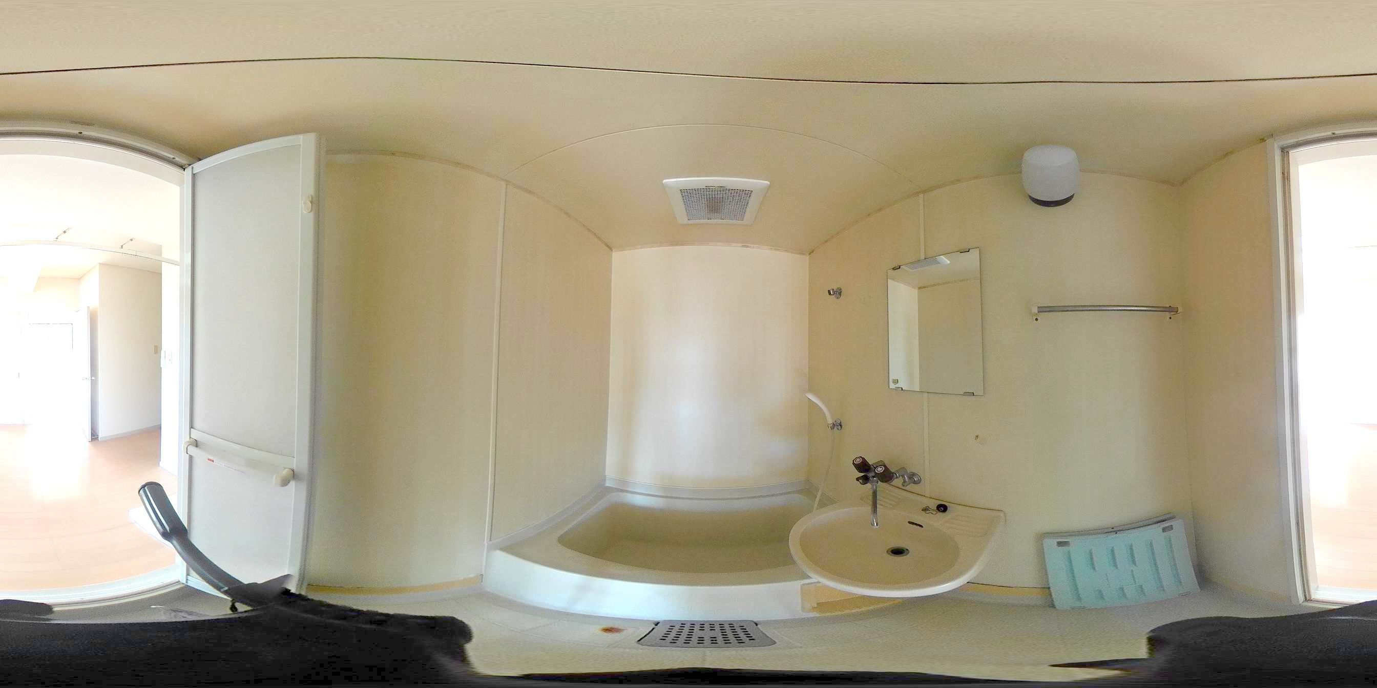 �o�X���[��